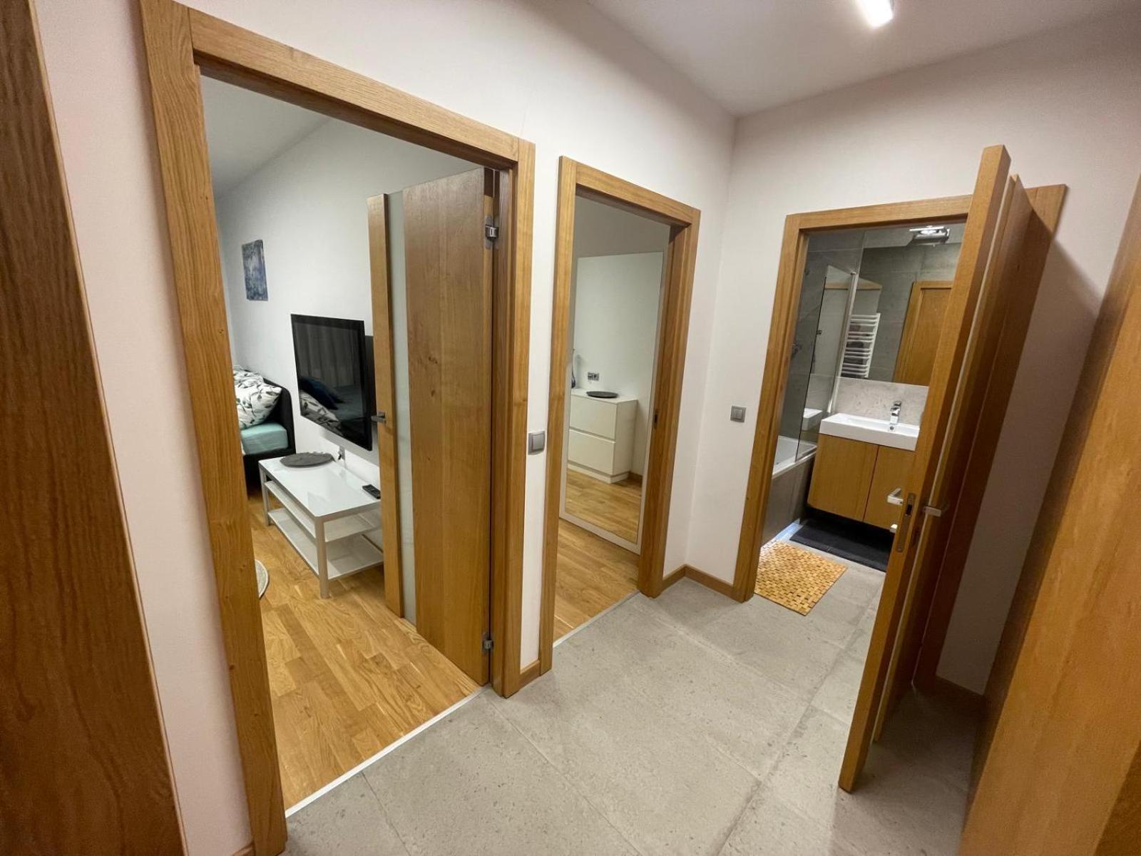 Apartment Comfortable With 2 Bedrooms And 2 Balconies On Borkowska Street Krakau