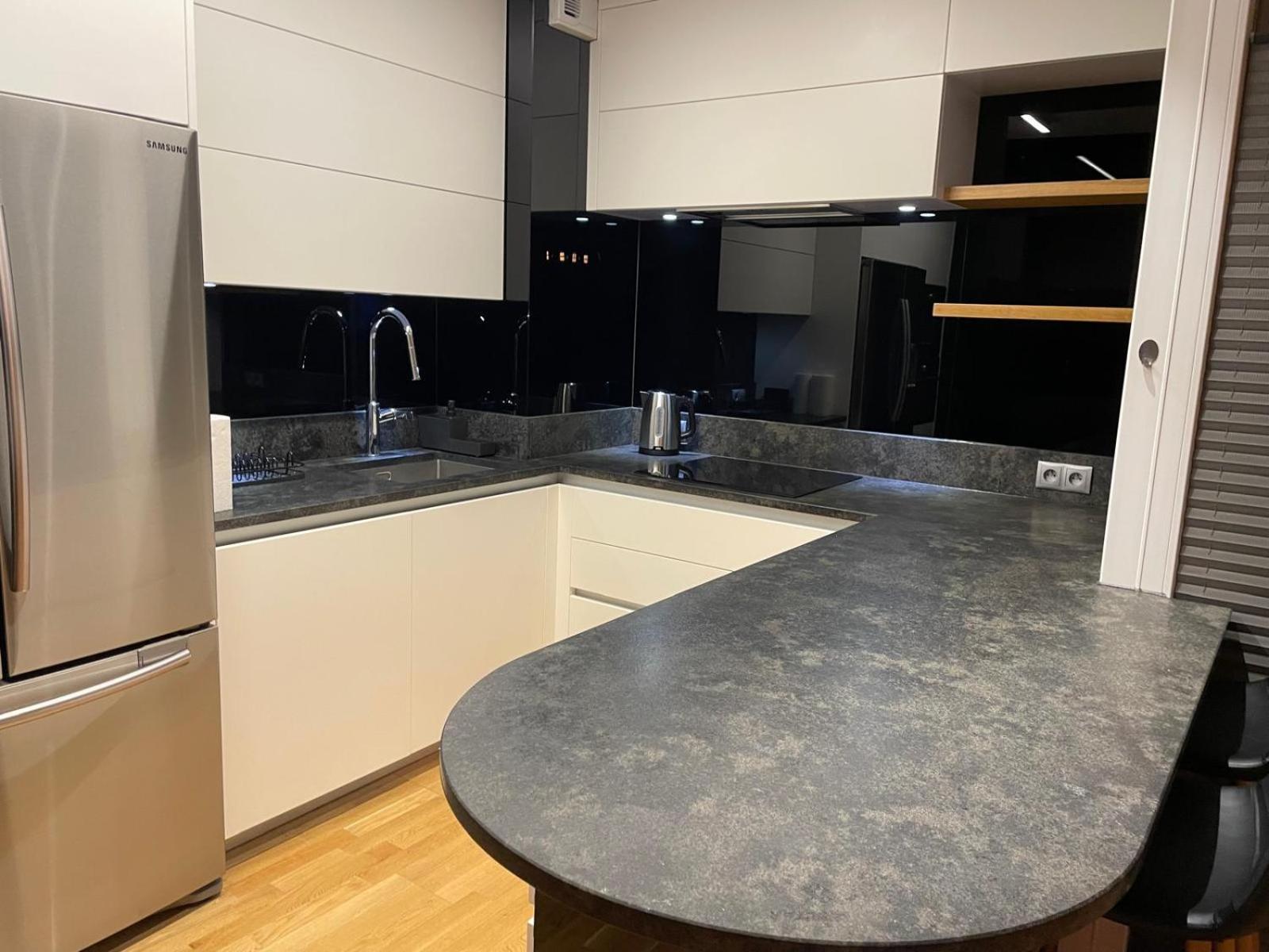 Comfortable With 2 Bedrooms And 2 Balconies On Borkowska Street * Krakau